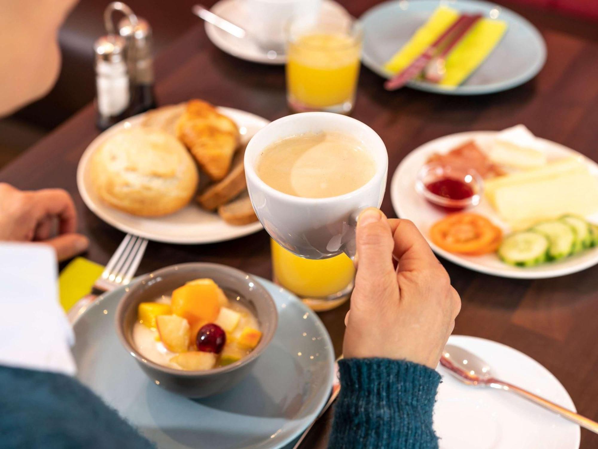Ibis Styles Hamburg Alster City Bagian luar foto