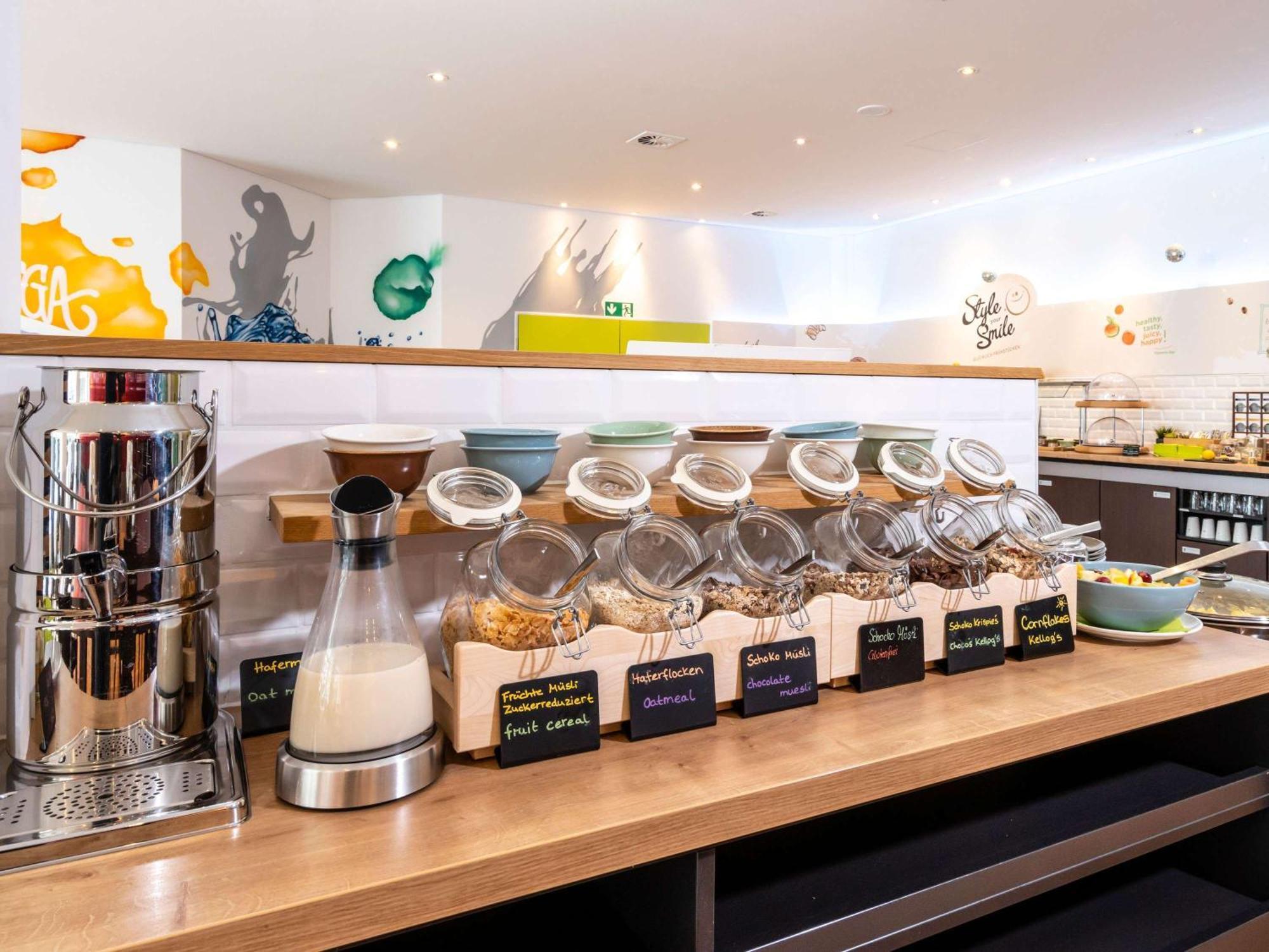 Ibis Styles Hamburg Alster City Bagian luar foto